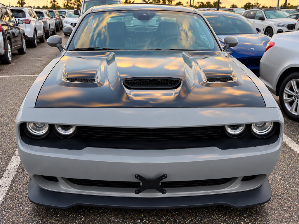 Used 2018 Dodge Challenger SRT Hellcat RWD image 6