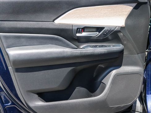 Used 2024 Toyota Grand Highlander AWD image 29