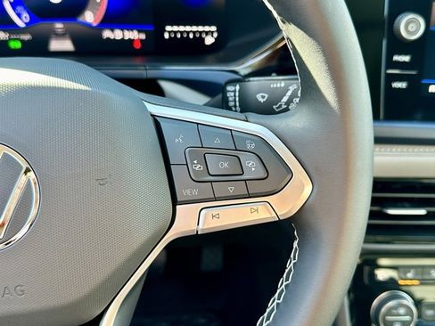 New 2024 Volkswagen Taos SE image 29