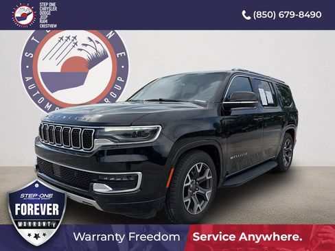 Used 2024 Jeep Wagoneer Series III AWD/4WD image 1