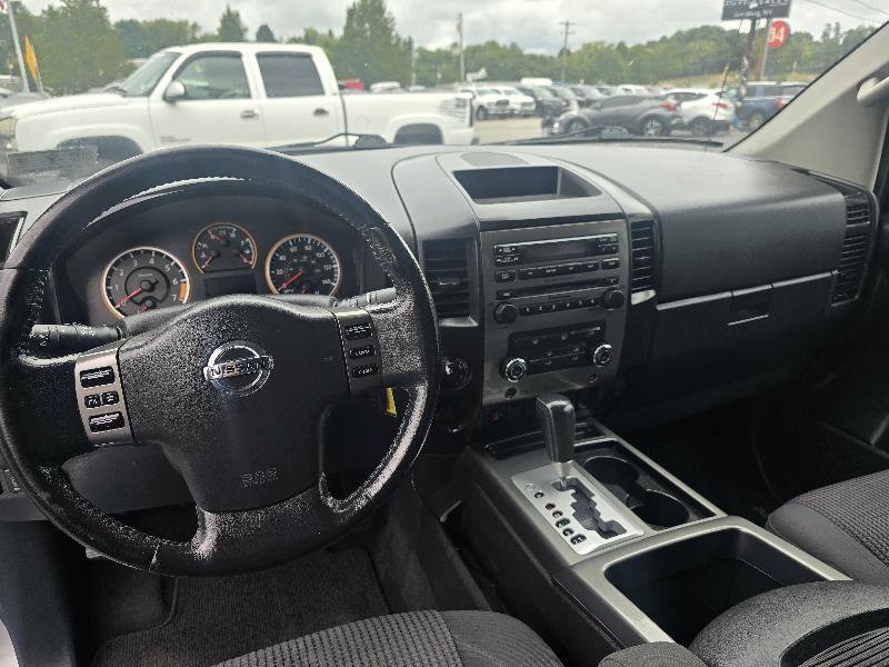 Used 2012 Nissan Titan SV w/ SV Premium Utility Pkg AWD/4WD image 8
