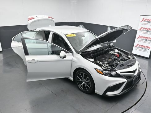 Used 2023 Toyota Camry SE image 40