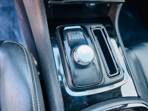 Used 2019 Chrysler 300 S w/ S Model Appearance Package RWD image 18