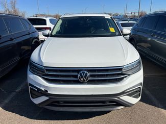 Used 2022 Volkswagen Tiguan SE w/ Panoramic Sunroof Package AWD/4WD video 2