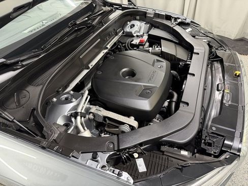 Used 2018 Volvo XC60 T5 Momentum w/ Vision Package image 27