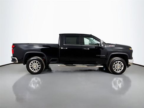 Used 2025 Chevrolet Silverado 2500 LTZ w/ LTZ Premium Package AWD/4WD image 10