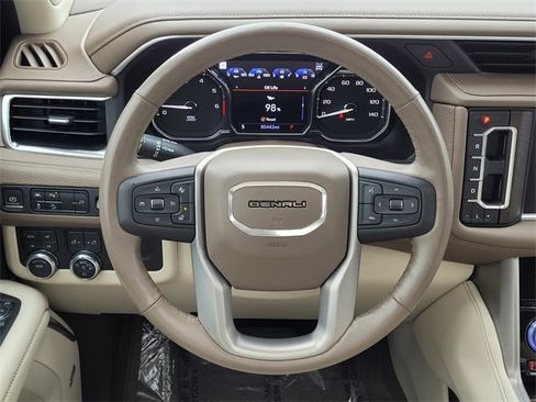 Used 2021 GMC Yukon Denali image 9