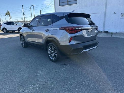 Used 2021 Kia Seltos LX image 4