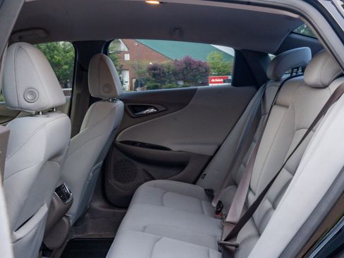 Used 2018 Chevrolet Malibu LT FWD image 13
