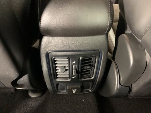 Used 2021 Jeep Grand Cherokee Laredo X image 31