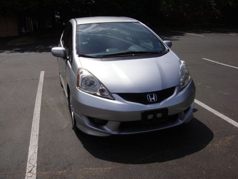 Used 2011 Honda Fit Sport image 3
