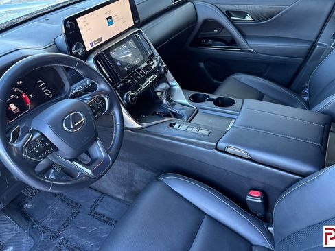 Used 2023 Lexus LX 600 4WD w/ Interior Upgrade Package image 10
