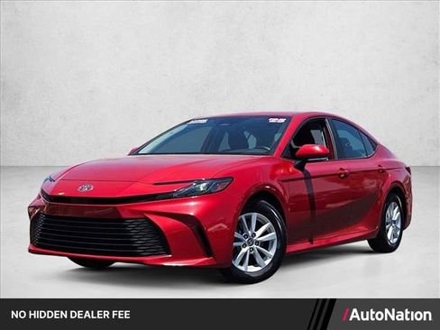 Used 2025 Toyota Camry LE FWD image 1