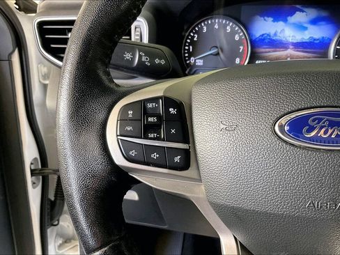 Used 2022 Ford Explorer XLT w/ Equipment Group 202A RWD image 25