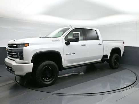 Used 2022 Chevrolet Silverado 2500 High Country w/ Safety Package II image 3