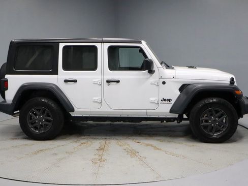 Used 2024 Jeep Wrangler Unlimited Sport AWD/4WD image 11