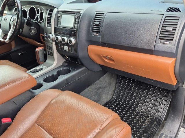 Used 2014 Toyota Sequoia Platinum AWD/4WD image 29
