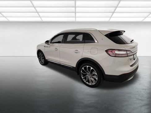 Used 2023 Lincoln Nautilus Reserve w/ Equipment Group 201A image 6