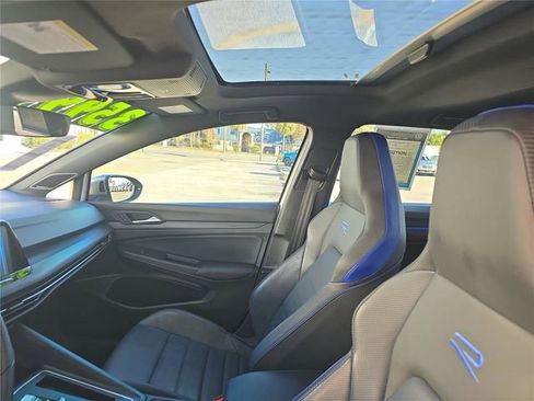 Used 2022 Volkswagen Golf R image 25