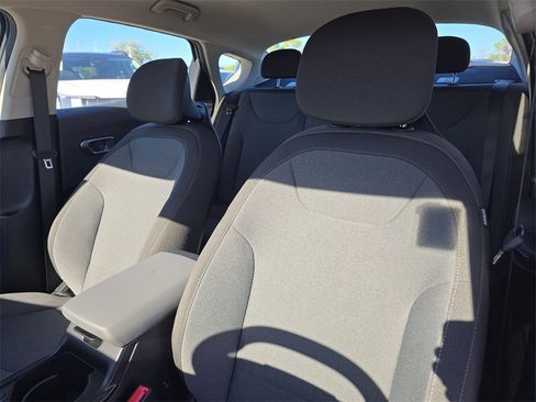 New 2025 Kia K4 LXS image 23