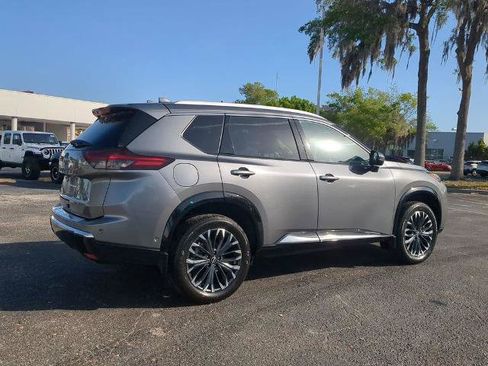 Certified 2025 Nissan Rogue Platinum w/ Tech Package AWD/4WD image 4