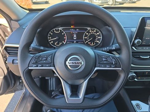 Used 2022 Nissan Altima 2.5 SV image 22