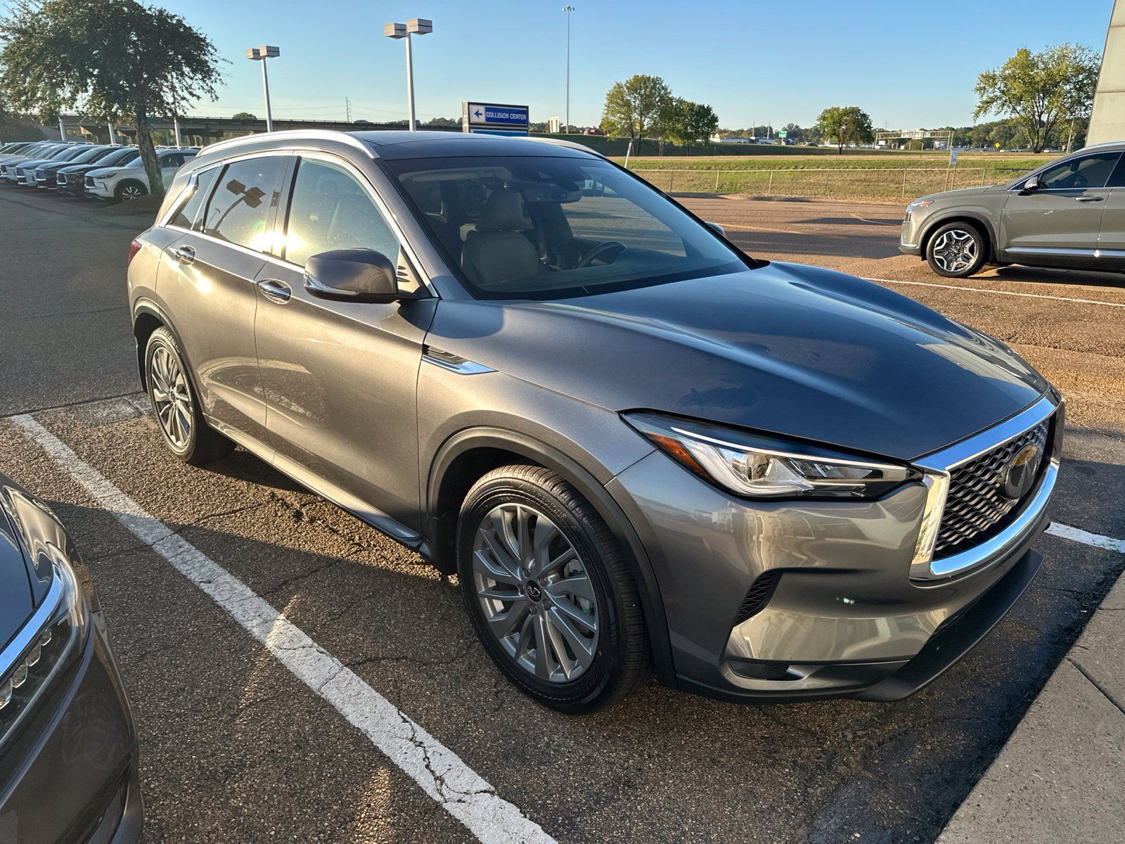 Certified 2023 INFINITI QX50 Luxe w/ Cargo Package AWD/4WD image 2