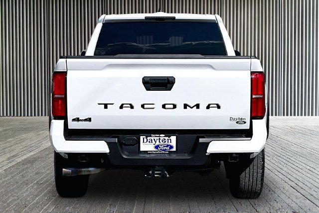 Used 2025 Toyota Tacoma TRD Off-Road AWD/4WD image 4