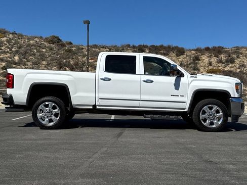 Used 2019 GMC Sierra 2500 SLT w/ Duramax Plus Package image 2