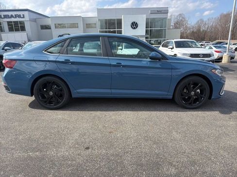 New 2026 Volkswagen Jetta SE image 1