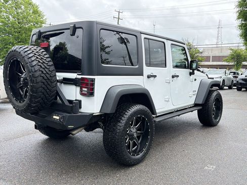 Used 2017 Jeep Wrangler Unlimited Sport w/ Quick Order Package 24S AWD/4WD image 9