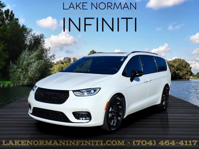 Used 2024 Chrysler Pacifica Limited w/ Uconnect Theater Family Group FWD image 1