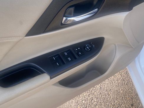 Used 2015 Honda Accord Hybrid Sedan image 12