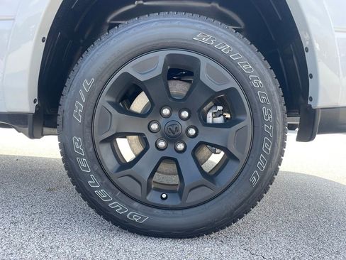 New 2026 RAM 1500 4x4 Crew Cab image 9