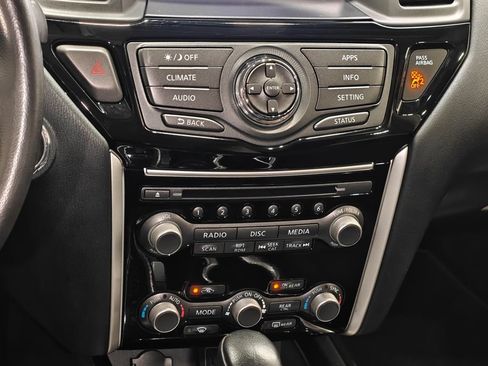 Used 2019 Nissan Pathfinder SV AWD/4WD image 8