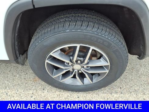 Used 2018 Jeep Grand Cherokee Limited AWD/4WD image 7