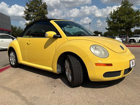 Used 2007 Volkswagen Beetle Convertible w/ Package 1 FWD image 7