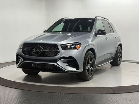 Certified 2025 Mercedes-Benz GLE 450e 4MATIC image 3