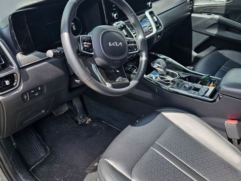 Used 2023 Kia Sorento SX AWD/4WD image 6