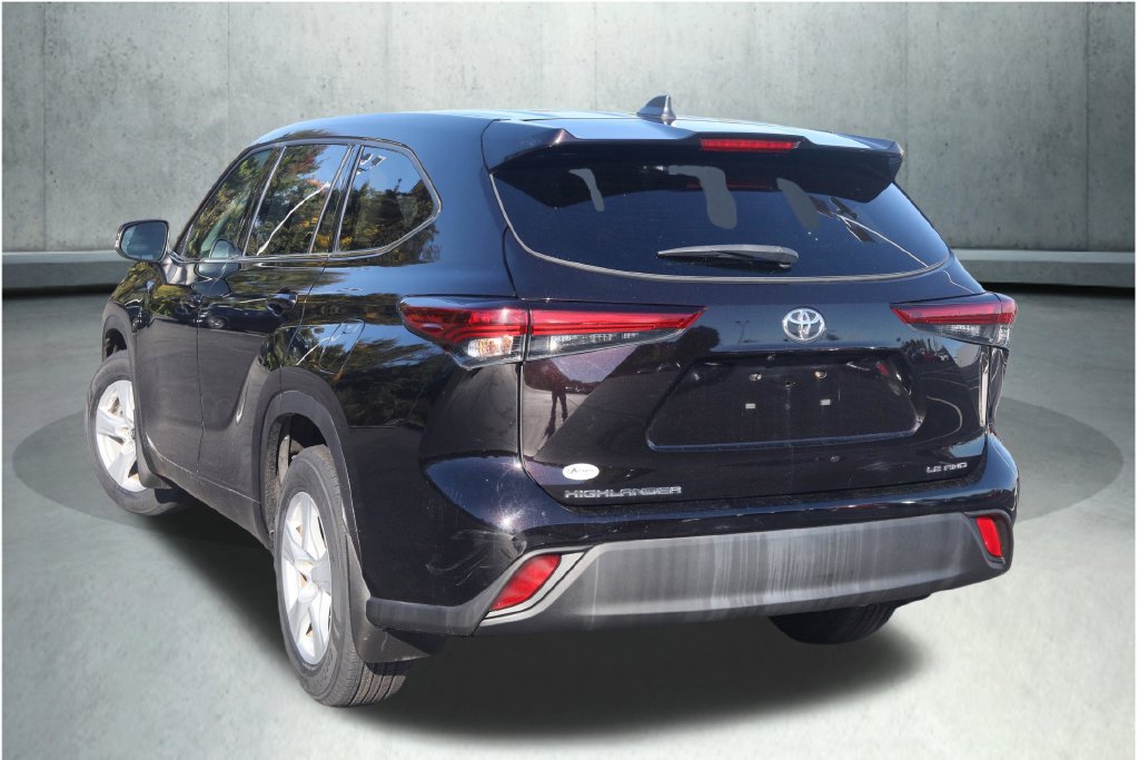 Used 2022 Toyota Highlander LE AWD/4WD image 20