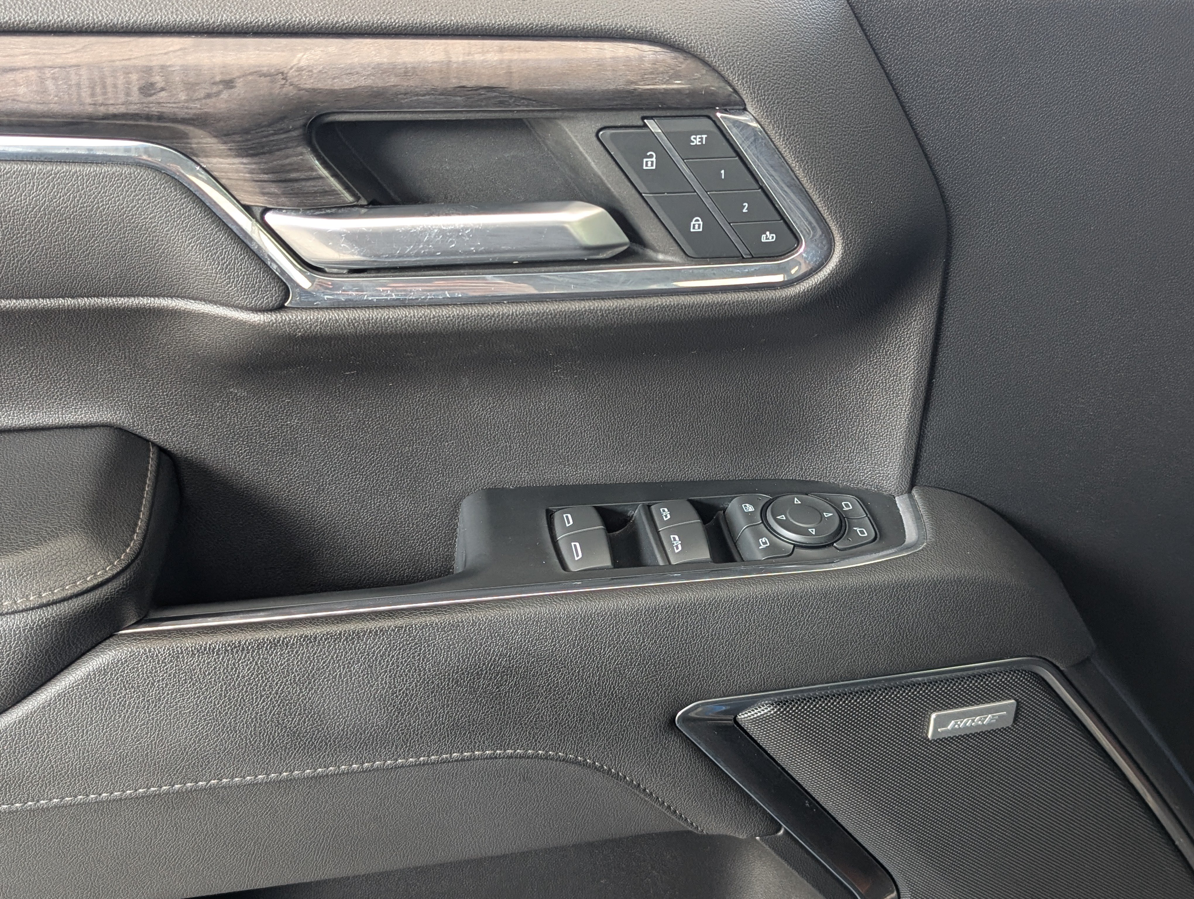 Used 2023 Chevrolet Silverado 1500 LTZ w/ LTZ Convenience Package II AWD/4WD image 16