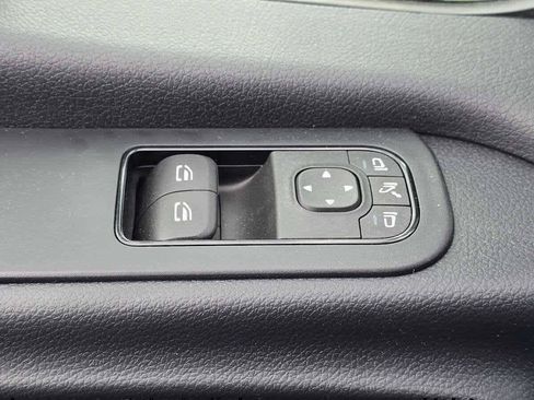 Used 2025 Mercedes-Benz Sprinter 2500 image 25