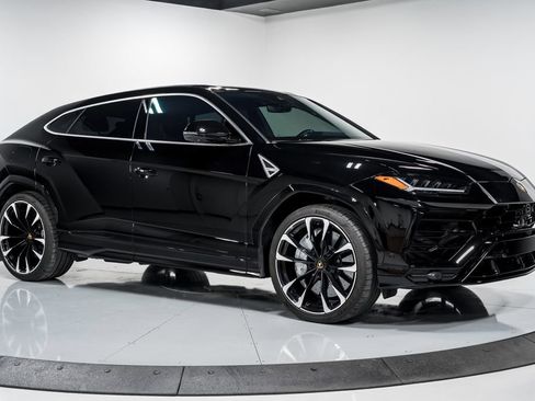 Used 2022 Lamborghini Urus AWD/4WD image 45