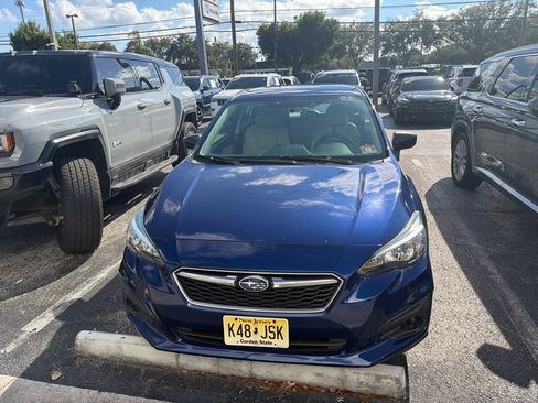 Used 2017 Subaru Impreza 2.0i image 2