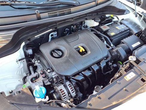 Certified 2025 Kia Soul LX w/ LX Technology Package FWD image 24