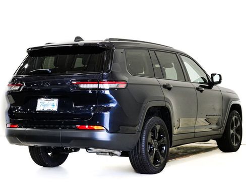 Used 2023 Jeep Grand Cherokee L Limited w/ Black Appearance Package AWD/4WD image 7