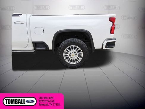 Used 2023 Chevrolet Silverado 2500 High Country w/ Technology Package AWD/4WD image 31