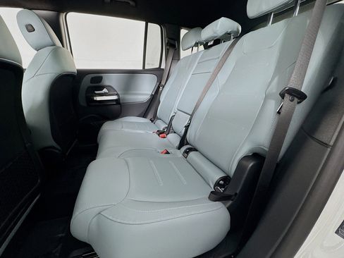 New 2026 Mercedes-Benz GLB 250 image 7