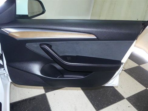 Used 2023 Tesla Model 3 Standard Range RWD image 22