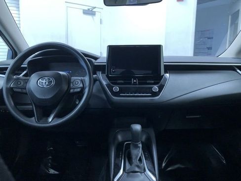 Used 2025 Toyota Corolla LE image 17